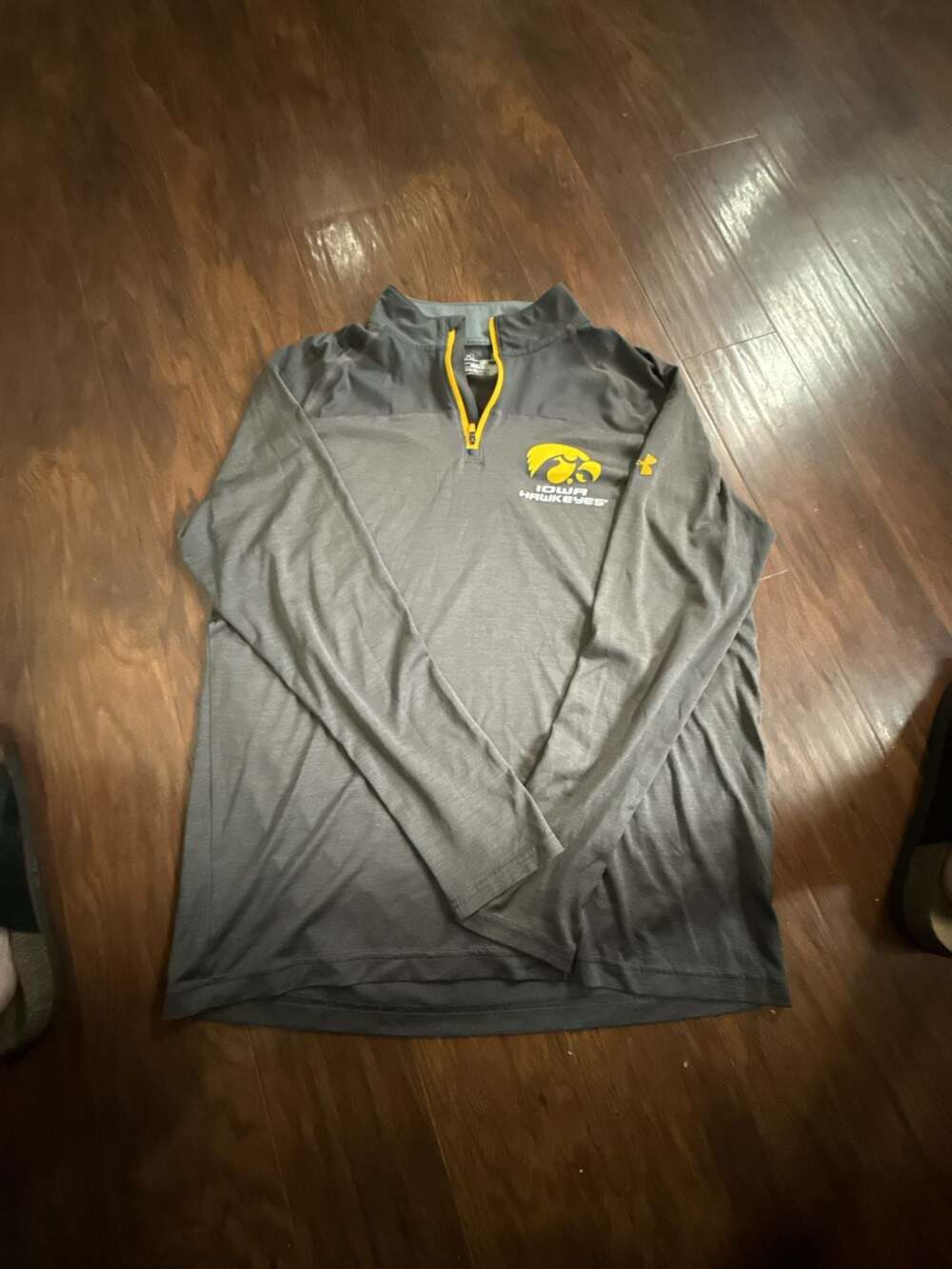 Under Armour Iowa Hawkeyes HeatGear Loose Fit 1/4 Zip Pullover